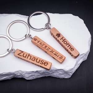 Personalized beechwood keychain with engraving – wooden pendant – sustainable gift