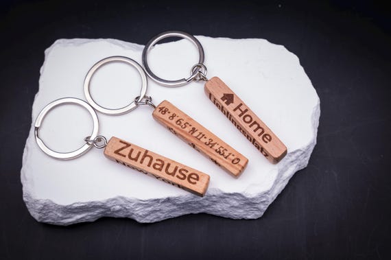 Buchenholz Schlüsselanhänger personalisiert mit Gravur – Holz Anhänger – Geschenk Nachhaltig