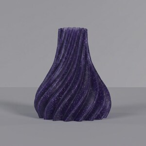 Futuristisch Futura Vase Space Purple · Elegante hochform mit futuristischer linienführung, Bambu PLA Galaxy · 3D Druck handgefertigt München MyDesignStyle MDS.