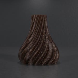 Futuristisch Futura Vase Brown · Elegante hochform mit futuristischer linienführung, Bambu PLA Galaxy · 3D Druck handgefertigt München MyDesignStyle MDS.