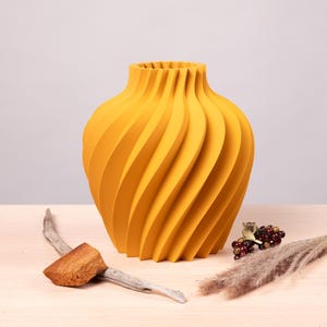 Deko-Vase Organisch Verdana in Schwarznuss · Breite Organisch-Form mit Naturholz-Oberfläche, Bambu PLA Wood · Handgefertigt München · Made in Germany · MyDesignStyle.