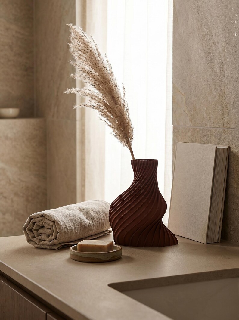 Deko-Vase Organisch Arbor Rosenholz — Badezimmer-Spa · Schlanke Organisch-Form mit Holzstruktur, Bambu PLA Wood · Made in Germany · MyDesignStyle.