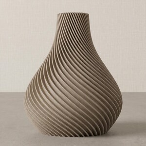 Deko-Vase Organisch Botania in Weißeiche · Geschwungene Organisch-Form mit Holzmaserung, Bambu PLA Wood · Handgefertigt München · Made in Germany · MyDesignStyle.