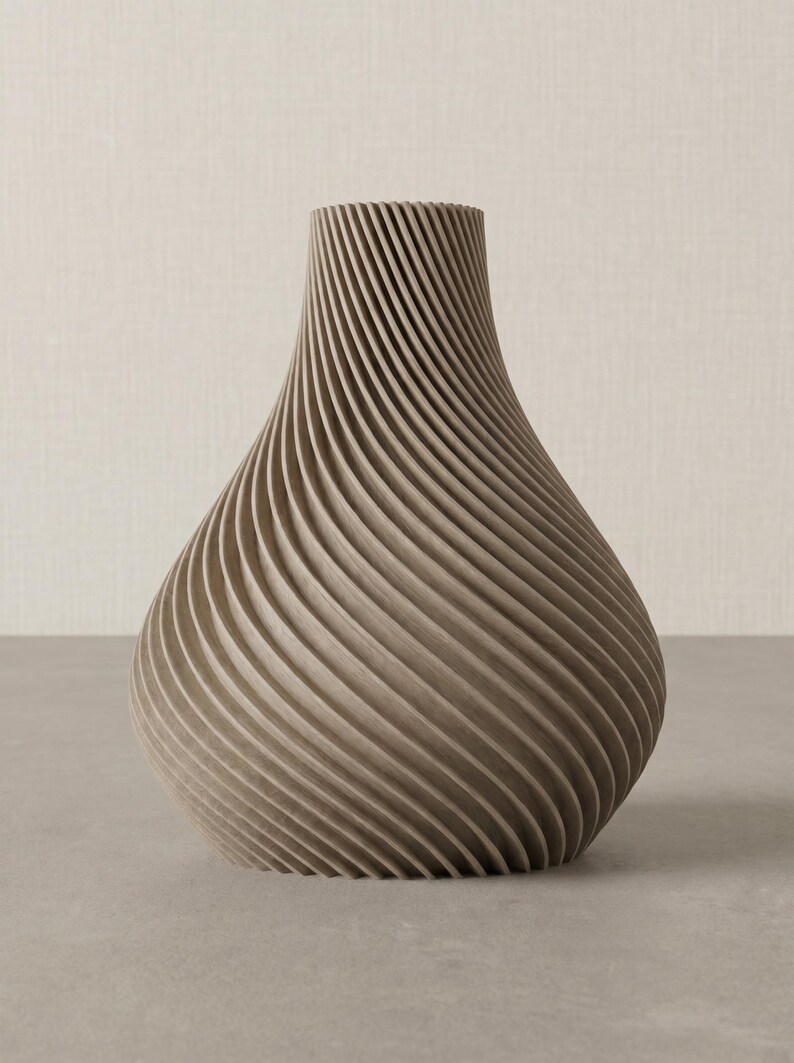 Deko-Vase Organisch Botania in Weißeiche · Geschwungene Organisch-Form mit Holzmaserung, Bambu PLA Wood · Handgefertigt München · Made in Germany · MyDesignStyle.