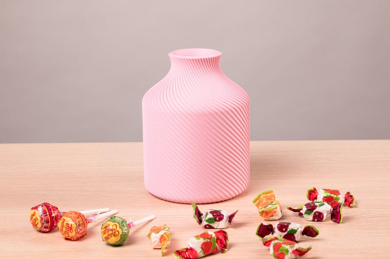 Deko-Vase Bonbon Sucari in Apfel-Grün · Kompakte Candy-Form in lebhafter Pastell-Matte, Bambu PLA Matte · Handgefertigt München · Made in Germany · MyDesignStyle.