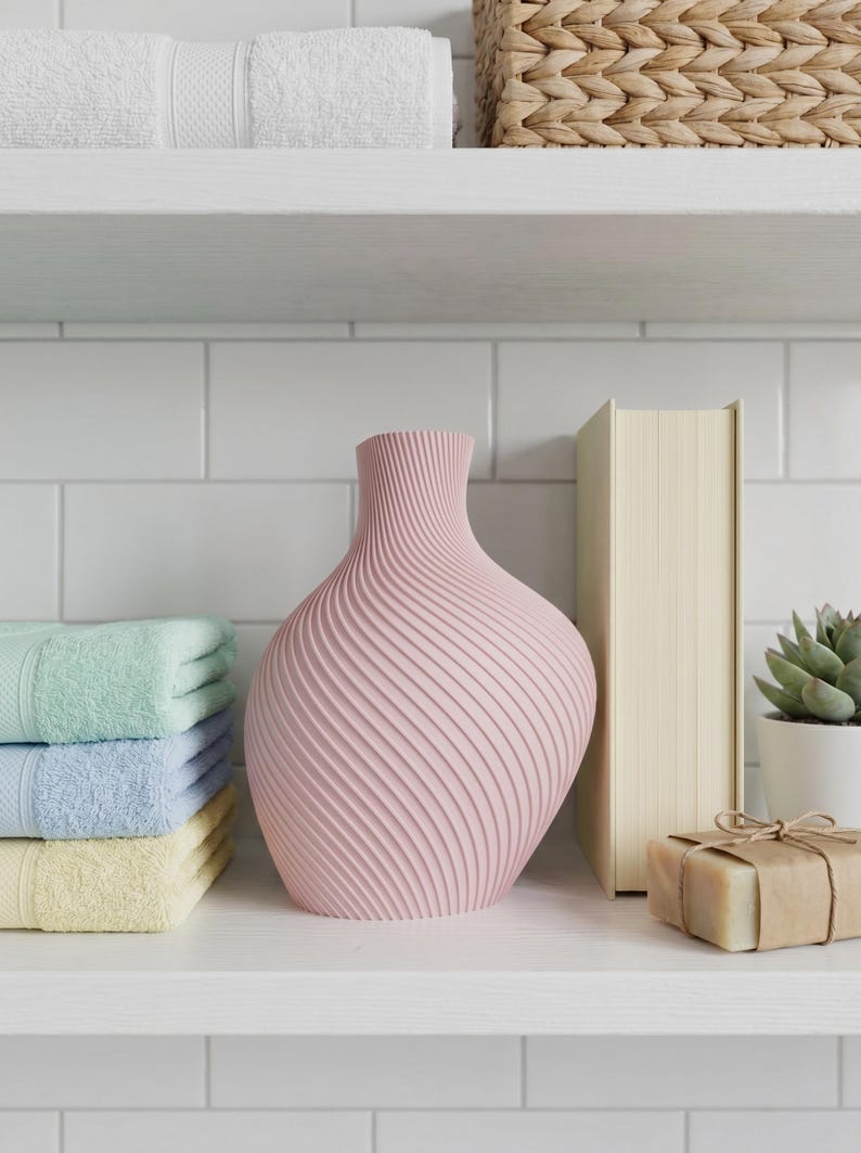 Deko-Vase Bonbon Candi Sakura-Rosa — Pastell-Badezimmer · Elegante Candy-Form in Matt-Pastell, Bambu PLA Matte · Made in Germany · MyDesignStyle.