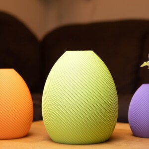 Deko-Vase Bonbon Bonessa Eisblau 3D gedruckt handgefertigt München · Bauchige Candy-Form in weicher Pastell-Matte, Bambu PLA Matte · Made in Germany · MyDesignStyle.