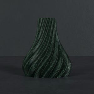 Futuristisch Futura Vase Nebula Green · Elegante hochform mit futuristischer linienführung, Bambu PLA Galaxy · 3D Druck handgefertigt München MyDesignStyle MDS.