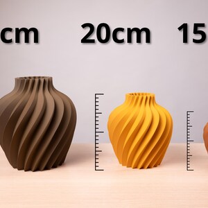 Deko-Vase Organisch Verdana Weißeiche — Natürlicher Esstisch · Breite Organisch-Form mit Naturholz-Oberfläche, Bambu PLA Wood · Made in Germany · MyDesignStyle.
