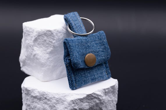 Nachhaltiger Schlüsselanhänger handgemacht – Ökologisches Holz Accessoire – Geschenk Öko