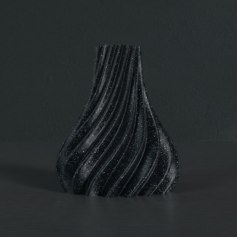 Futuristisch Futura Vase Dark Nebula · Elegante hochform mit futuristischer linienführung, Bambu PLA Galaxy · 3D Druck handgefertigt München MyDesignStyle MDS.
