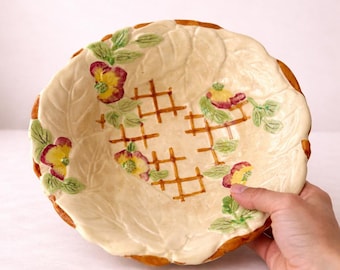 Ceramiczna miska Cottagecore Floral, ręcznie malowana, z nóżkami i wypukłymi kwiatami, dekoracyjna miska w stylu vintage