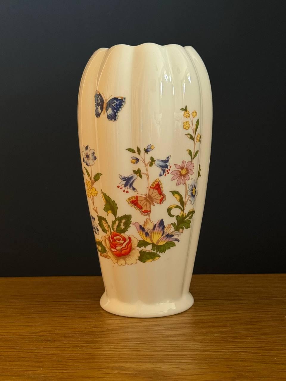 ヴィンテージ エインズレイ「コテージガーデン」ファインボーン