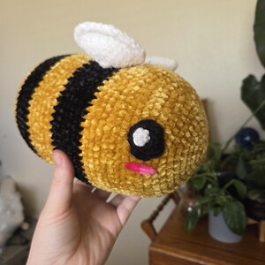 big bee crochet plushie