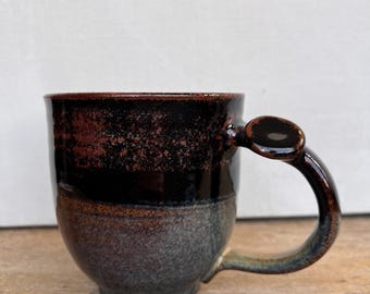Handgetöpferte Keramiktasse - Ergonomische Daumenstütze für einfaches Greifen - 16oz