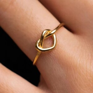 Bagues en acier inoxydable pour femmes couleur or en forme de coeur Bague pour couple à la mode nouveau mariage esthétique bijoux de luxe