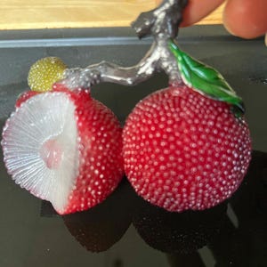 Magical Color-Changing Lemon & Smiling Plum Tea Pets, New Chinese Style Resin Ornaments, Hot Tea Activated Flushing Fun, Gift for Tea Lovers