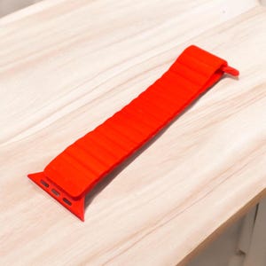 Magnetic Silicone Apple Watch Band: Seamless Sport Strap