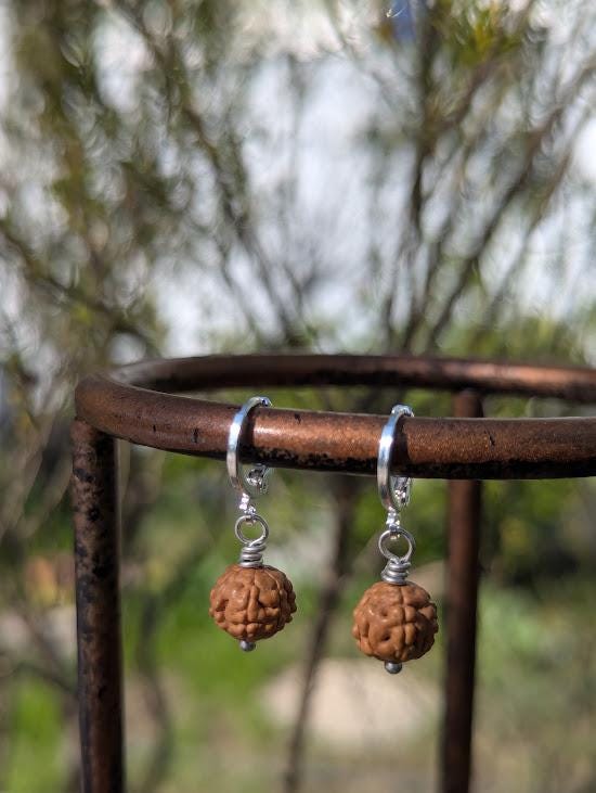 Boucles D'oreilles Larmes De Shiva – Graines Rudraksha – Protection Aura – 13mm – Argentées