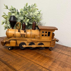 Antique Wooden Steam Engine Model: Nostalgic Railroad Collectible Toy for Train Enthusiasts