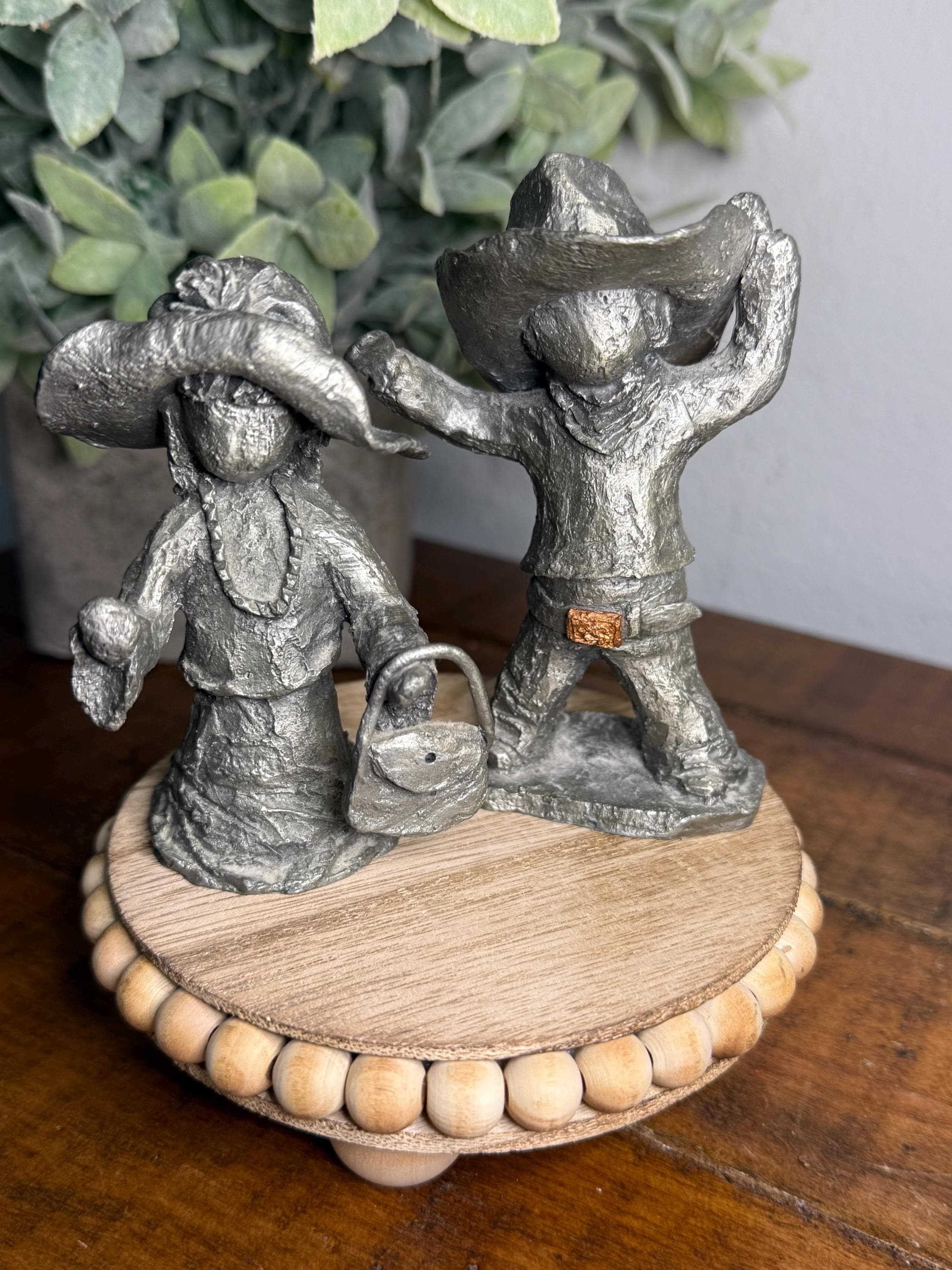 Hudson Pewter Figurine - Etsy Australia
