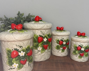 Juego de botes de cocina vintage de Sears Roebuck de 1981 con diseño de fresas, contenedores de almacenamiento, decoración retro de estilo rústico campestre.