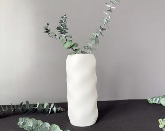 WAVA | 3D Printed Decorative Vase – Modern Wavy Sculptural Design