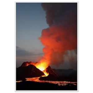 Poster con cornice dell'eruzione del vulcano - Pronto da appendere, cornice in legno, stampa di qualità museale