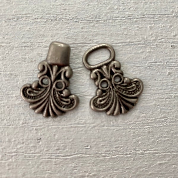 Unusual Fan Shaped Norwegian Pewter Sweater Clasps Antique Silver Color Scandinavian Nordic, ONE SET, Frog Hook and Eye