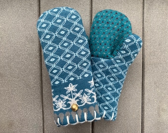 Upcycled Women’s Wool Sweater Mittens - Wool Mittens made from recycled sweaters- Felted Mittens - Turquoise - White - Women’s Medium