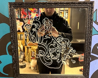 ¡Espejo de calavera grabado a mano/máquina de tatuajes!