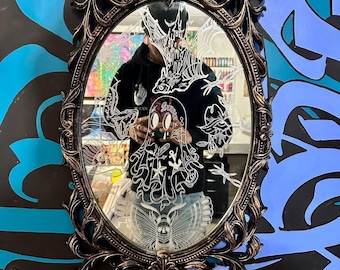 Espejo grabado a mano