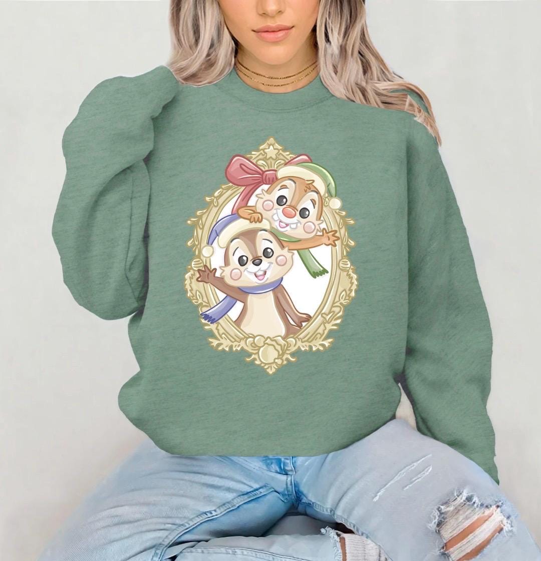 Sweatshirt Noël Chip'n'Dale – Licencié Disney, Coupe Classique 241 G – Idéal Pour Les Fêtes