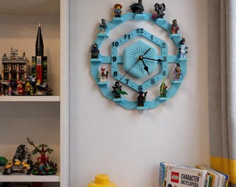 Designer wandklok voor LEGO minifiguurfiguren. Klok voor kinderen speelgoedkamer of cadeau voor LEGO-fan
