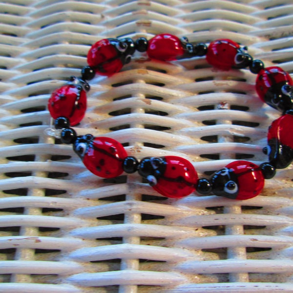 Bracelet, Ladybug red and black Handmade Beaded Bracelet, Childrens ladybug bracelet, Teens ladybug bracelet, 322