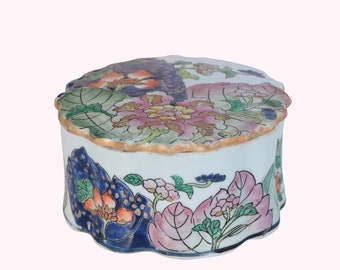 Tobacco Leaf Lidded Vanity Box - Porcelain Trinket Box with Scalloped Rim