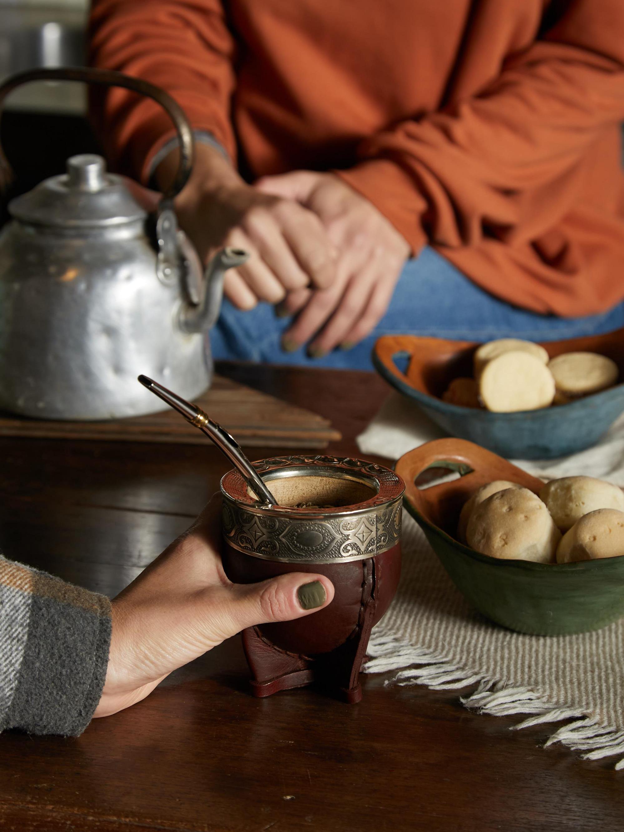 マテ茶 手作りカップ 本革｜カピバラ本革× カラバサ × スチール（スタンド付） マテ茶 手作りカップ 本革｜カピバラ本革× カラバサ × スチール