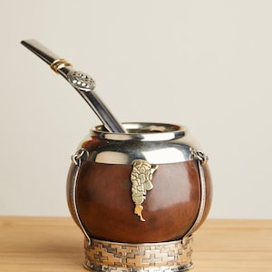 Yerba Mate Gourd Cup with Argentina Charm – Elegant Natural Gourd | Handcrafted Minimalist Gift from Argentina