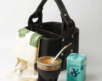 Argentine Mate Travel Set – Handmade Leather Carry Basket, Gourd Mate Cup, Yerba Mate Tea & Bag, for Park Days Poolside or Vacation Rituals