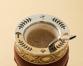 Mate Imperial con forma de calabaza, material de cuero y plata alemana, grabado de diseño de hongos, mate artesanal de primera calidad, grabado de setas, mate único
