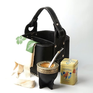 Argentine Mate Travel Set – Handmade Leather Carry Basket, Gourd Mate Cup, Yerba Mate Tea & Tote, for Park Days Poolside or Vacation Rituals