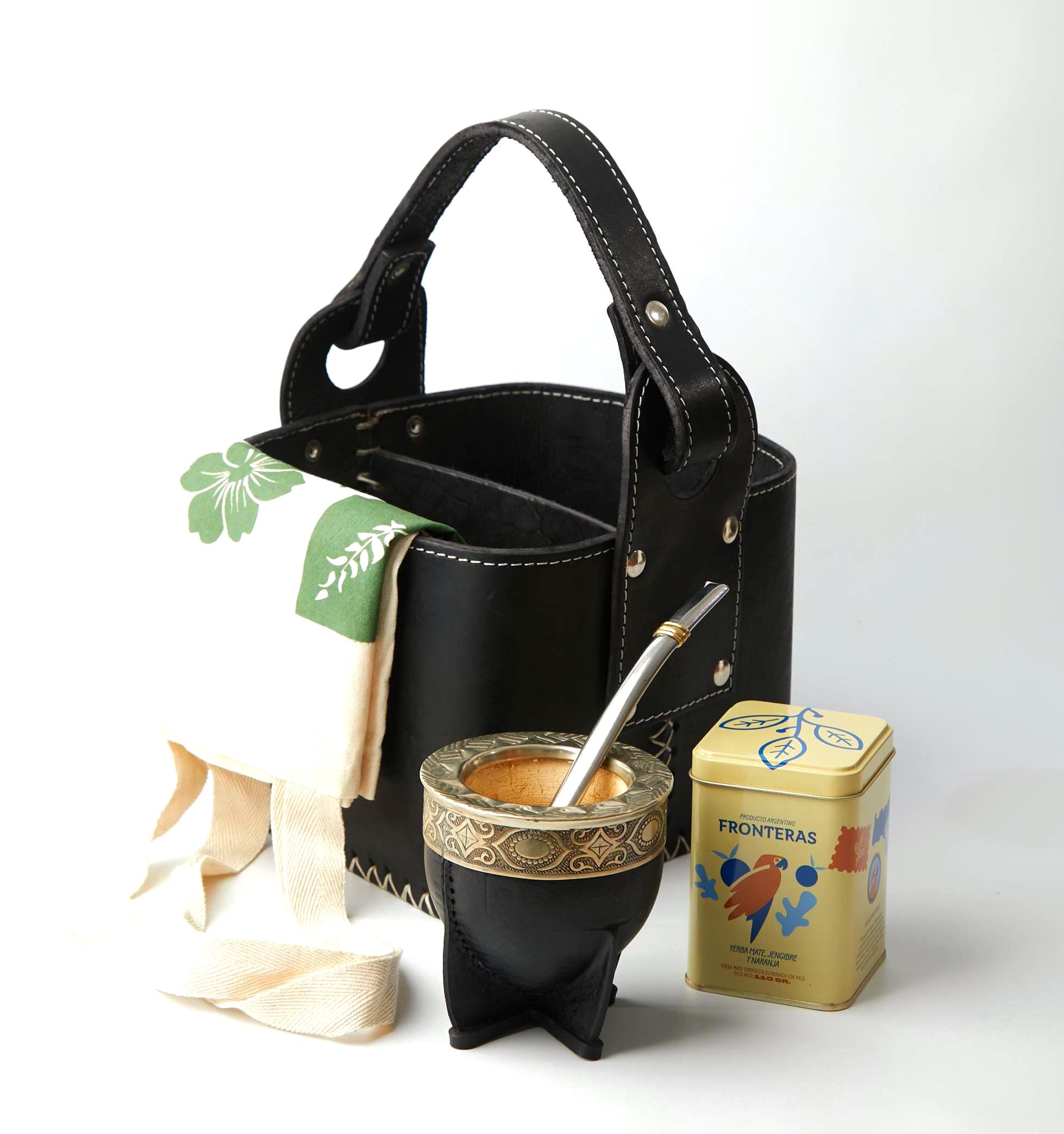 アルゼンチン産マテ茶トラベルセット - ハンドメイドレザーのキャリー