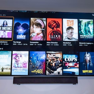 Floating Soundbar Wall Mount - Supports all soundbars under 4 inches wide - Adjustable mounting positions