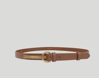 Ceinture marron fine minimaliste avec boucle barre dorée
