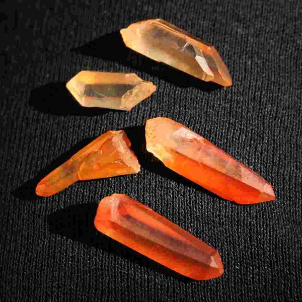 Kleine Tangerine Quartz Crystal Point