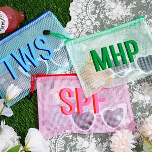 Schatten-Monogramm Pool-Tasche, personalisierte Brautjungfer-Strandbeutel, kundenspezifische Toilettentasche, wasserdichte Tasche, Junggesellinnenabschieds-Brautpartybevorzugung, Geschenk für Mutter