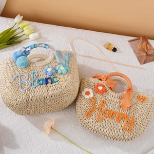 Personalized Straw bridesmaid handbag/ Bachelorette party gift bag/ Bridesmaid beach bag/ Bridesmaid Gift basket/ Custom Straw HandBag