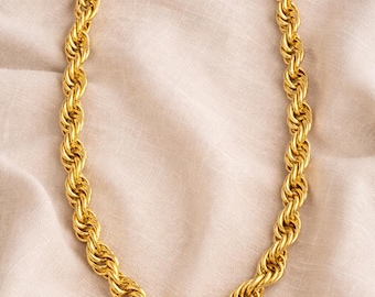 Collar llamativo de cuerda gruesa en tono dorado vintage de Anne Klein - Firmado