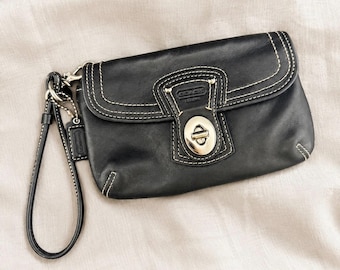 Vintage Coach Black Leather Contrast Stitch Legacy Turn-Lock Wristlet