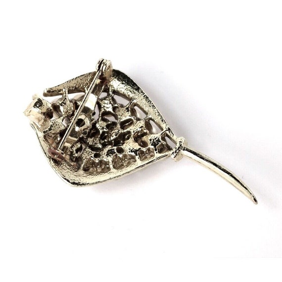 Vintage Faux Pearls Pin, Graceful Flower Brooch, … - image 7